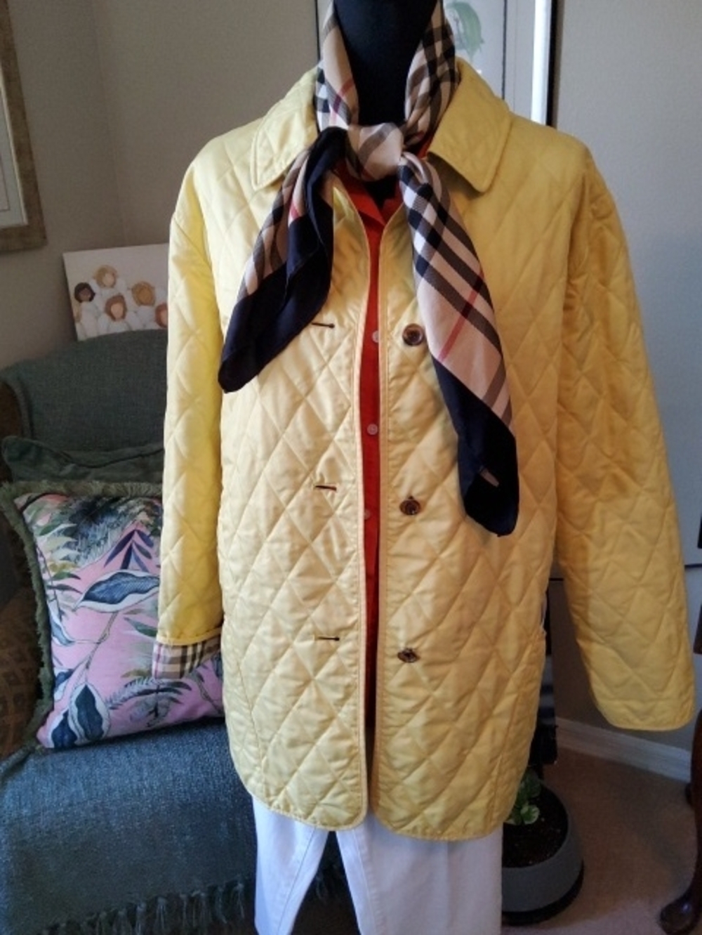 "Authentic" Burberry Quilted Jacket, "Womens" Size Large. - Picture 3 of 9